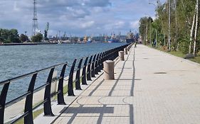 Lux New Port